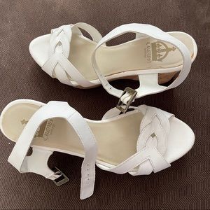 Crown vintage white wedges